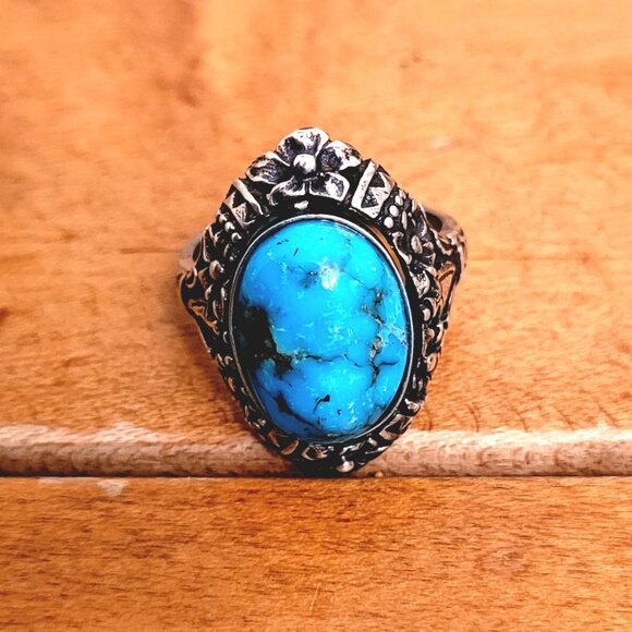 Stunning Sterling Silver Turquoise Ring - Elegant & Unique Design - Picture 1 of 4